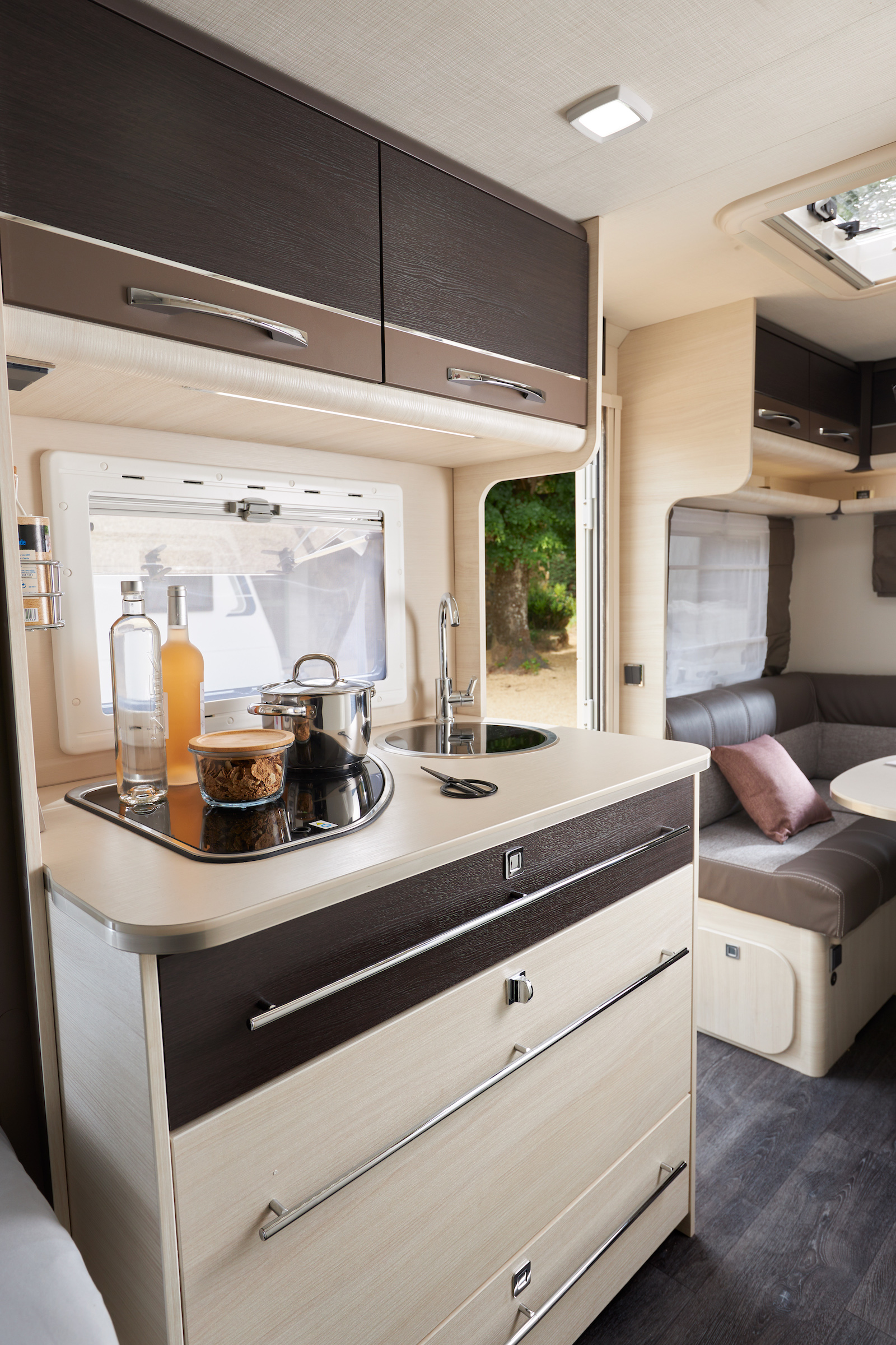 caravelair-artica-492-model-2020-cannenburg-caravans-en-campers-de