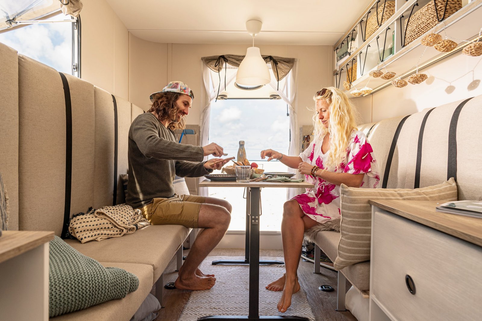 Hobby Beachy 450 model 2022 Cannenburg Caravans en Campers De