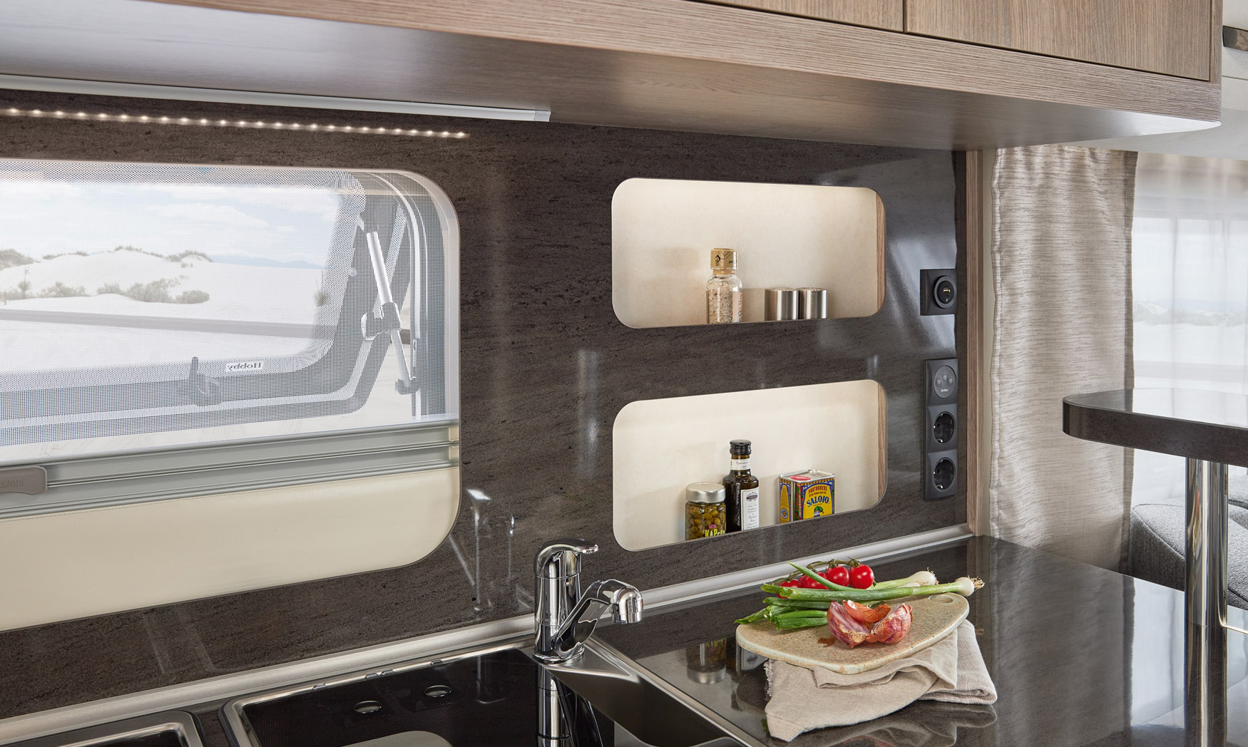 Hobby Prestige 720 WQC Model 2023 - Cannenburg Caravans en Campers | De ...