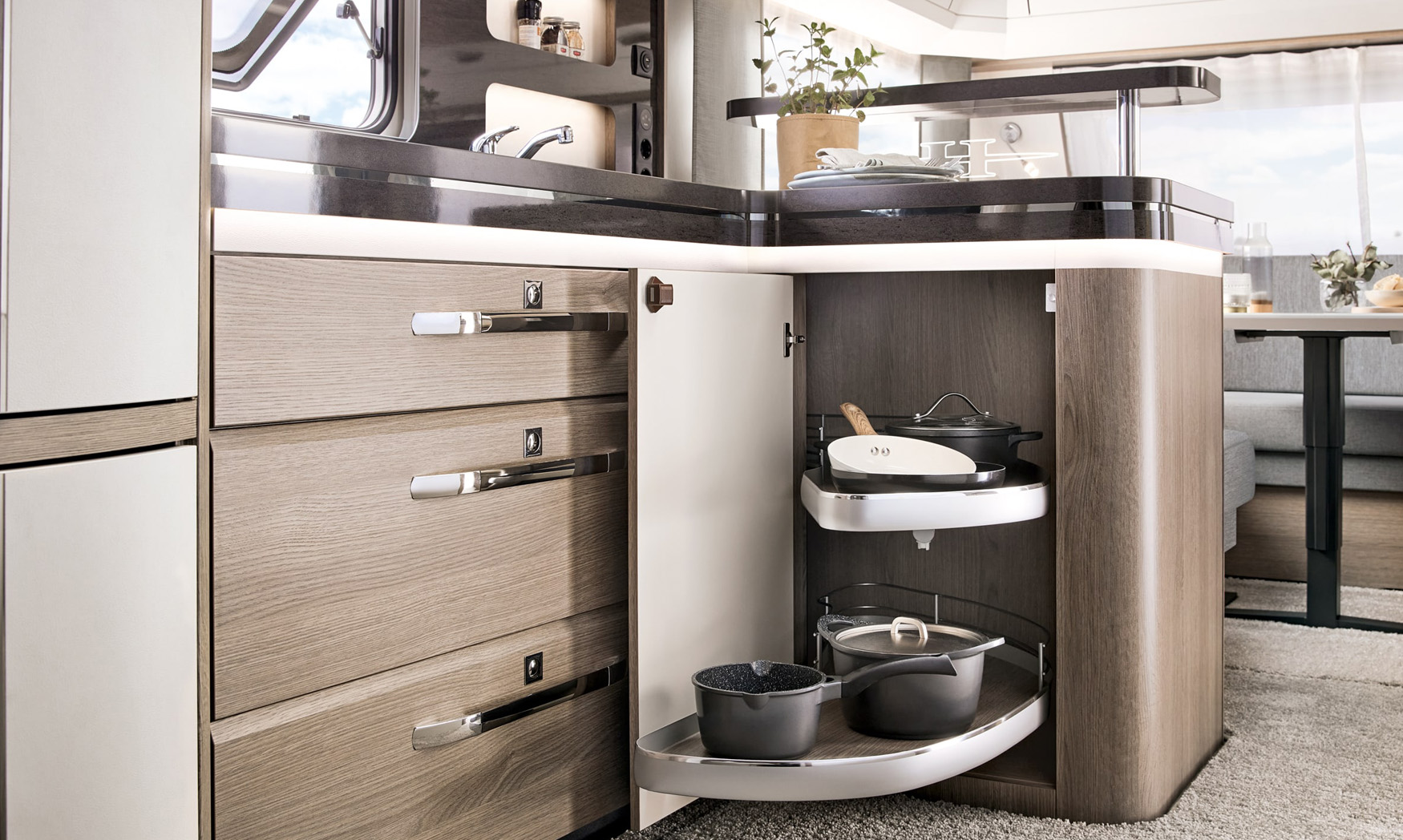 Hobby Prestige 720 WQC Model 2023 - Cannenburg Caravans en Campers | De ...