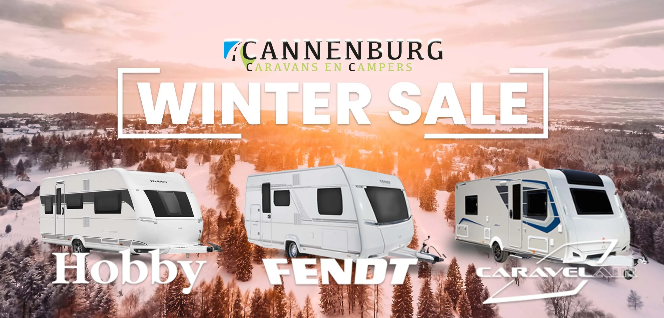 Tekst: Winter Sale. Afbeelding: Winterachtergrond met foto's van Hobby, Caravelair en Fendt caravans